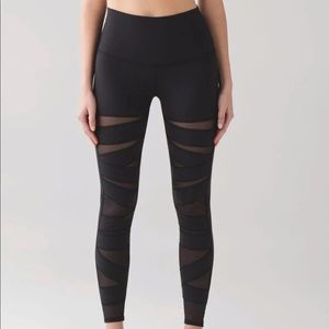 Lululemon wunder unders size 6